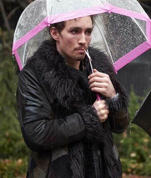 The-Umbrella-Academy-Robert-Sheehan-Shearling-Coat-600×706-1.jpg